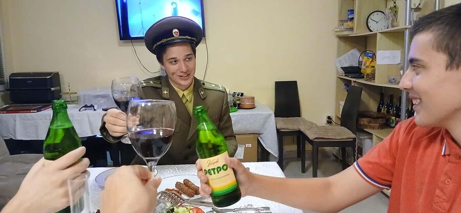1980s Sofia: Private Art, Wine & Sourdough in a Family Home - Price, timing, and who gets the best value
