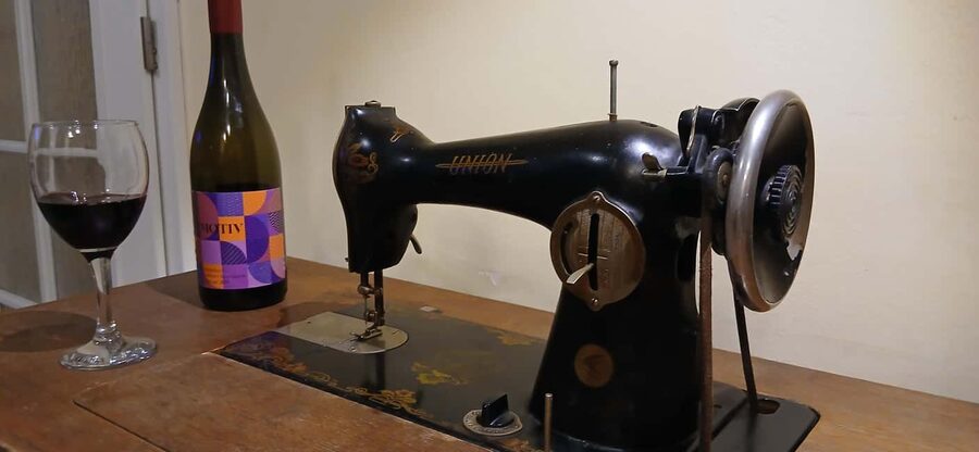 1980s Sofia: Private Art, Wine & Sourdough in a Family Home - Who should book this home visit?