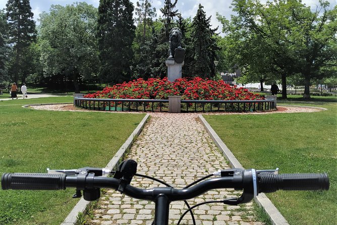 Adventure bike tours in Sofia - Thirty minutes at Alexander Nevsky Cathedral