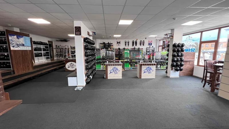 Bansko: Ski and Snowboard equipment rental - Why the gondola-side location makes a difference