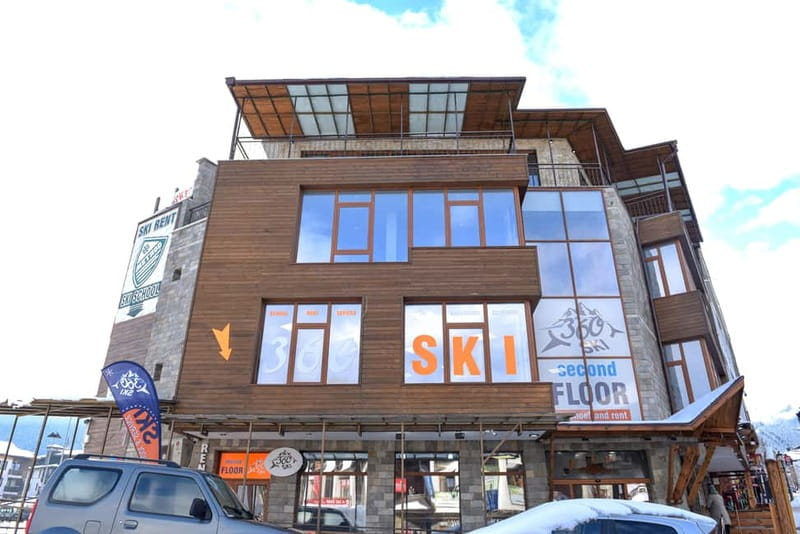 Bansko: Ski and Snowboard equipment rental - What the $20 package actually covers