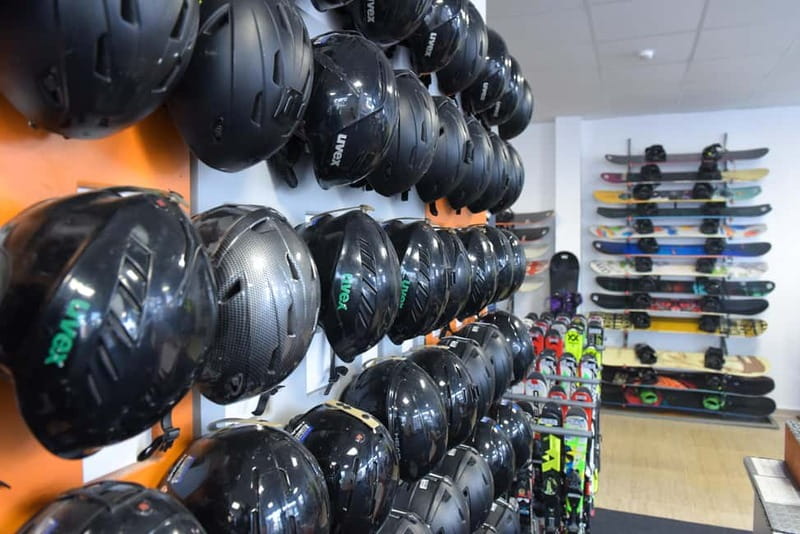 Bansko: Ski and Snowboard equipment rental - Free overnight storage is the quiet advantage