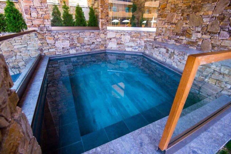 Bansko: Villa Victoria Thermal Pool Escape - The main mineral pool at 36 to 38°C