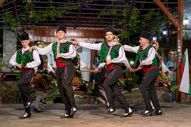 Bulgarian Village Local Evening and Dinner - Dinner and drinks: the part to judge carefully