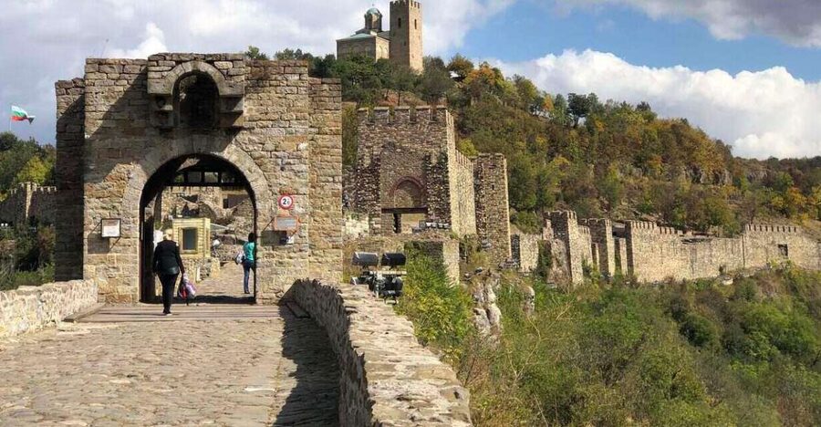 Day Trip to Bulgaria and Veliko Tarnovo from Bucharest - Basarbovo Monastery, a small site with a remarkable setting