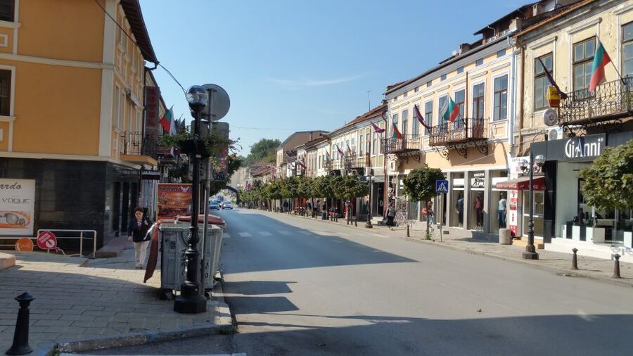 From Bucharest: Bulgaria 1-Day Tour - Arbanasi village: traditional character in a compact visit