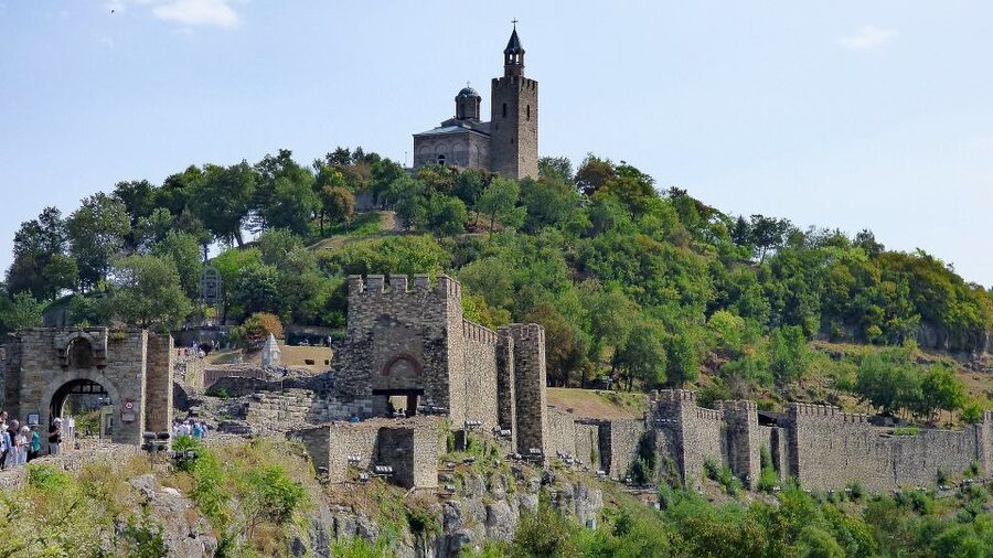 From Bucharest: Day Trip to Medieval Marvels of Bulgaria - Tsarevets Fortress and the power of medieval Tarnovo