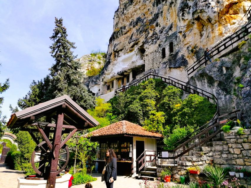 From Bucharest: Day Trip to Medieval Marvels of Bulgaria - Veliko Tarnovo, the City of the Tsars