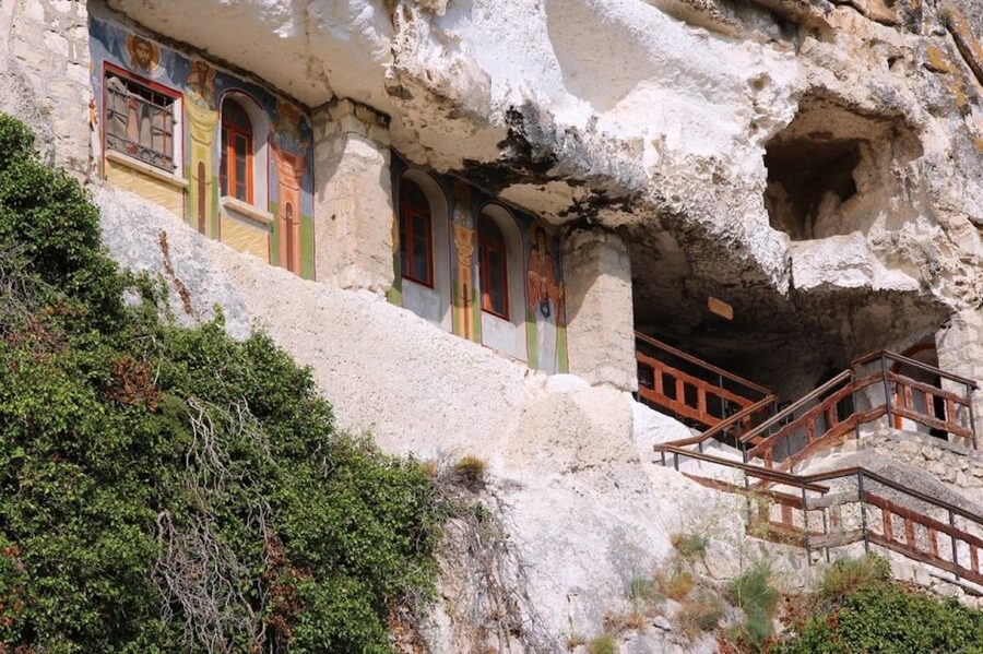 From Bucharest: Small Group Day Trip to Medieval Bulgaria - Ivanovo Rock Churches and their painted walls