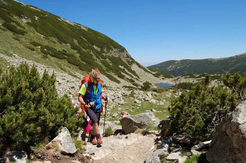 From Sofia: The Seven Rila Lakes Full-Day Hiking Tour - What the guided option adds