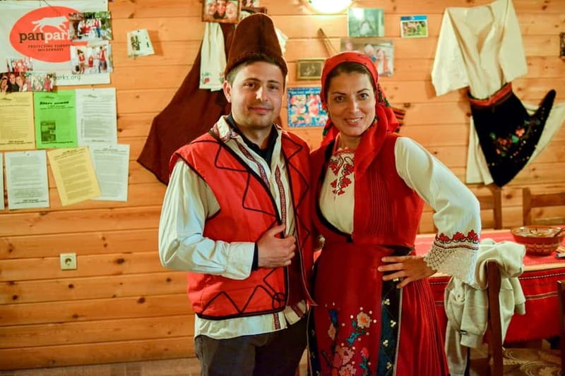 Gorno Draglishte: Local Folklore Experience w/ Food Tasting - Learning the horo dances