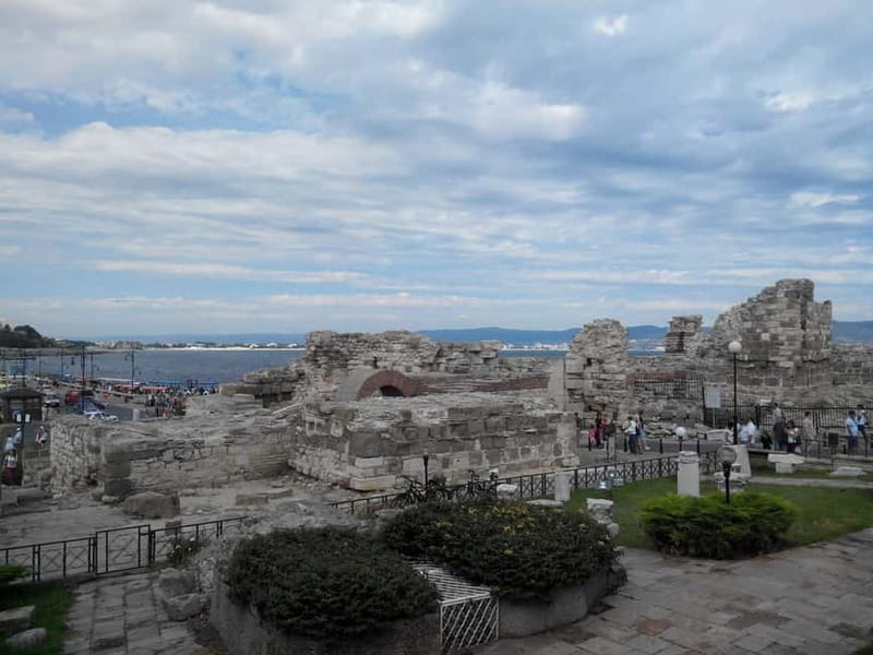 Nessebar: 4-Hour Boat Tour incl. Fishing, Lunch & Drinks - Leaving the coast and choosing your pace