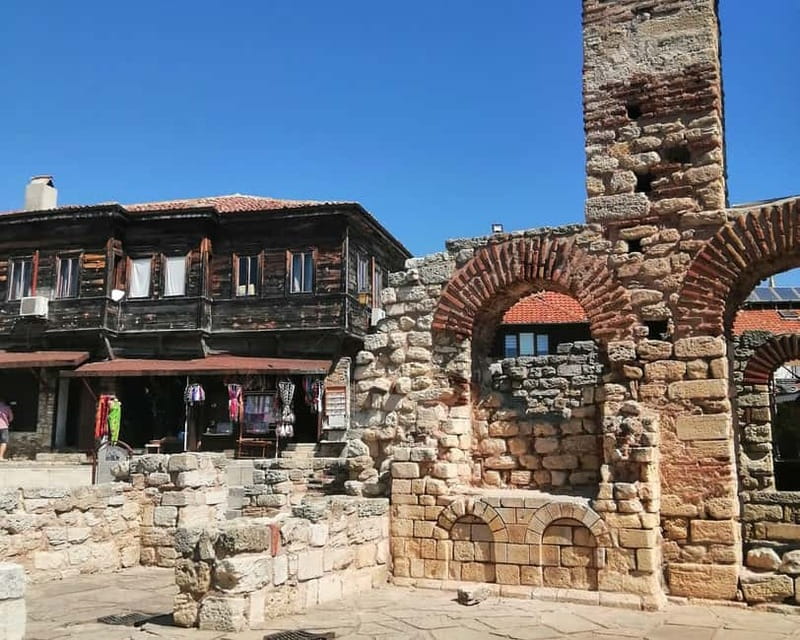 Nessebar: Guided City Tour - Entering the old city through its gates