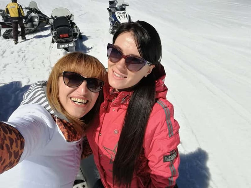 Pamporovo Perelik Peak: Superb Snowmobile Safari - Choosing between a single and double snowmobile
