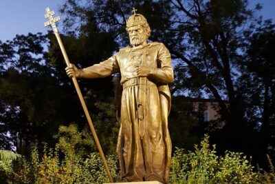 Private Sofia Night Tour with Bulgarian Folklore & Dinner