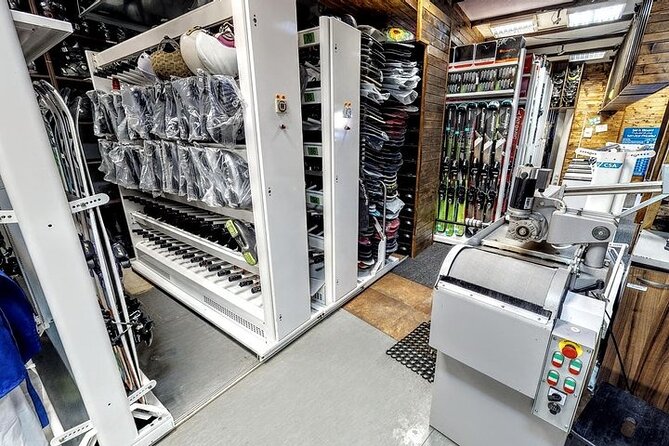 Ski and Snowboard equipment rental in Bansko - What the $18.14 price really covers