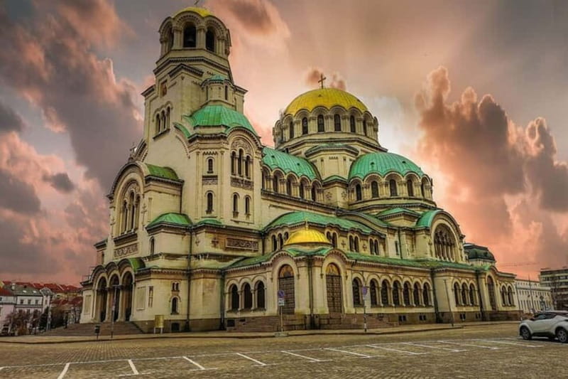 Sofia: Private custom tour with a local guide - How the public transport arrangement works