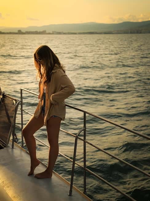 Sunny Beach: Sunset Catamaran Cruise with Dinner & Prosecco - Who should book this evening cruise?