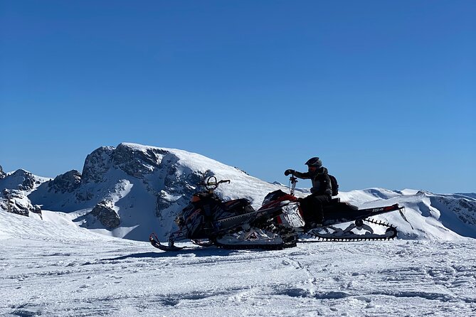 The Ultimate Snowmobile Adventure - 7 Rila Lakes & Panichishte - What the first few minutes are for