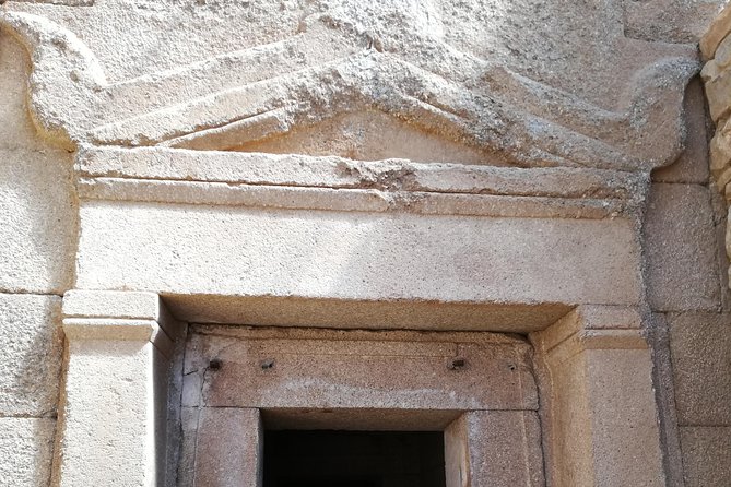 Valley of the Thracian Kings, Hidden Treasures - Ostrusha Tomb and its decorated ceiling