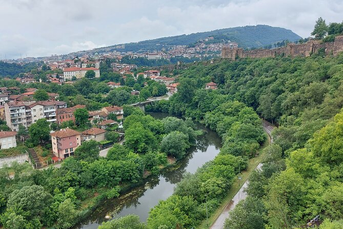 Veliko Tarnovo and Arbanasi day tour from Sofia with pickup - Lunch and free time in Veliko Tarnovo