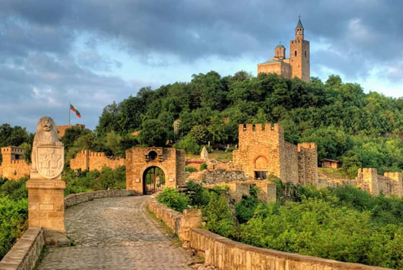Veliko Tarnovo & Arbanasi Full day tour - Climbing Tsarevets Fortress and Baldwin’s Tower