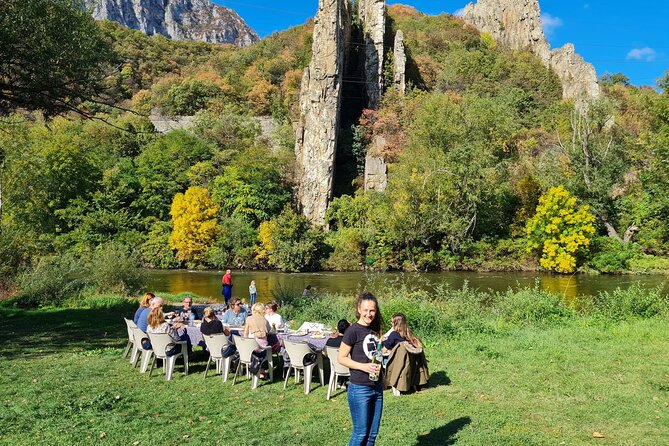 Wine trip with The Jolly Vintners near Sofia - The Ritli and the river tasting